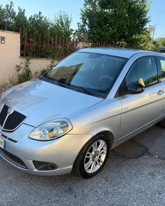 Lancia Ypsilon 1.2 69 CV Unyca