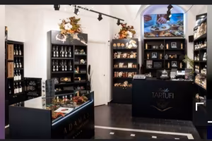 Negozio, attualmente di prodotti gastronomici