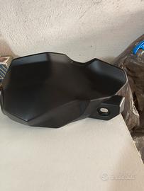 Paramano destra Kawasaki Versis 650