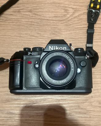 NIkon F301 con 50 mm 1.8 e