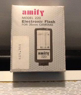 Amity - Flash Elettronico per Fotocamere 35mm