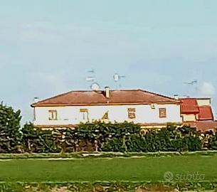 Casa con 4 appartamenti