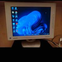 Mini PC completo di monitor 