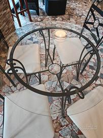 Tavoli rotondi in vetro con 4 sedie