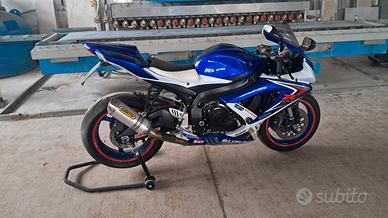 suzuki gsxr 750