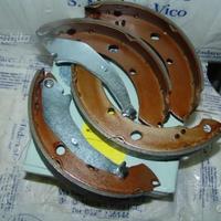 Kit ganasce post. chrysler pt cruiser 05114500aa