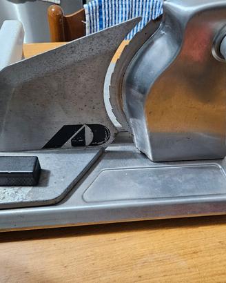 Affettatrice manuale vintage a manovella in acciai