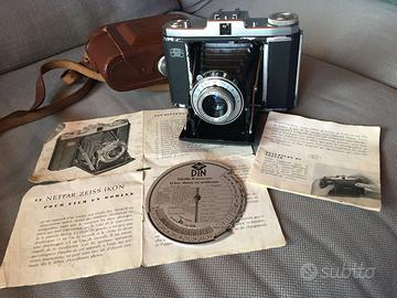 Macchina fotografica vintag Zeiss Ikon Nettar 1951