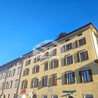 STREPITOSO 2 CAMERE DOPPIE IN PALAZZO STORICO REST