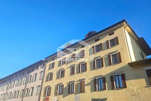 STREPITOSO 2 CAMERE DOPPIE IN PALAZZO STORICO REST