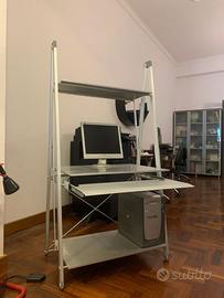 Workstation compatta da computer su ruote