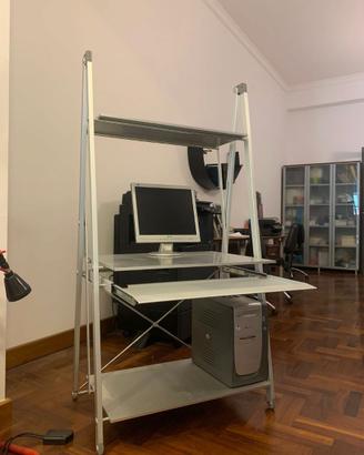 Workstation compatta da computer su ruote