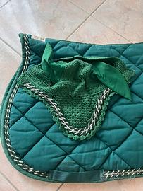 sottosella e cuffietta verde con billantini a lato