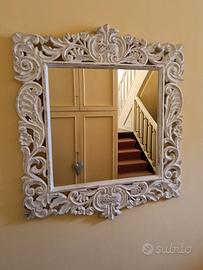 specchio e panchetto shabby