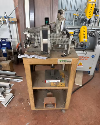 Macchinari per Alluminio e Pvc