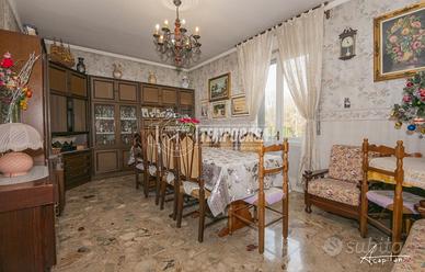 Quadrilocale al piano primo con ascensore, con tre