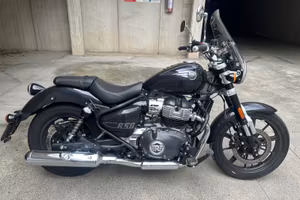 Royal Enfield Super Meteor 650 Come nuova 4.700 Km