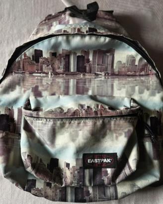 Zaino Eastpak Padded Pak’r con grafica città