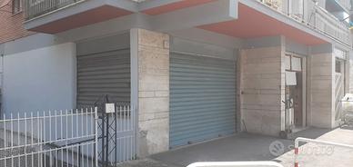 Locale commerciale al piano terra