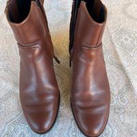 Stivaletti corti Geox