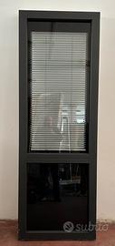 Finestra con veneziana in pvc