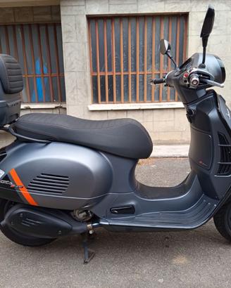 Vespa GTS 300 super sport