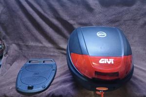 bauletto Givi Moto scooter e Vespa 