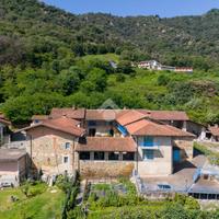 CASA SEMINDIPENDENTE A REVELLO