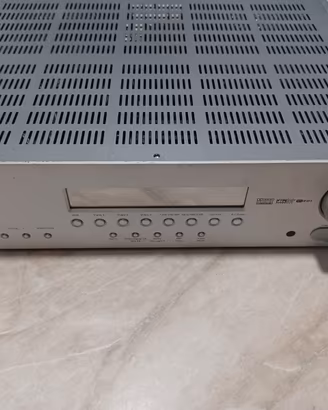 Sinto amplificatore cambridge azur 540r .