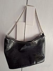 Borsa a spalla nera effetto coccodrillo