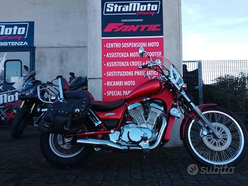 Suzuki VS 600 intruder