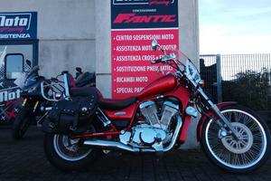 Suzuki VS 600 intruder