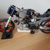 moto giocattolo con motore a scoppio