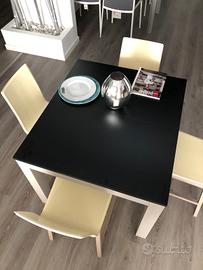 Tavolo e 4 sedie Scavolini