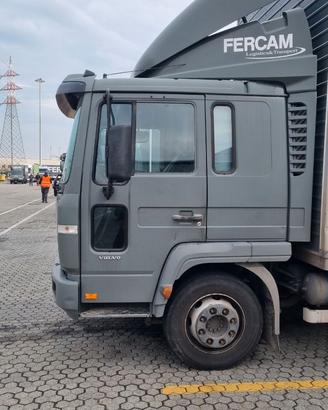 VOLVO FL6