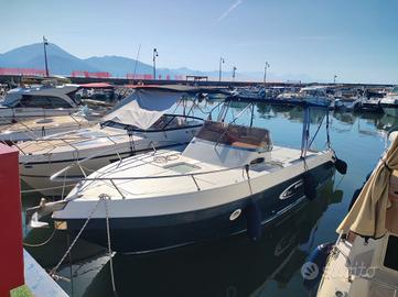 Mano marine 24 sport walk around