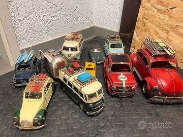 Modellini auto in latta