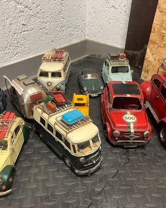 Modellini auto in latta