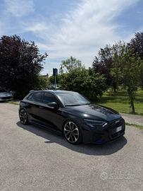 Audi A3 8y 35TDI s line-identity black