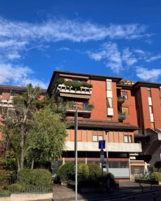 Appartamento di 211 m² con 5 locali e box auto a B