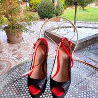 Sandali neri e rossi con tacco, Zara