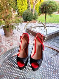 Sandali neri e rossi con tacco, Zara