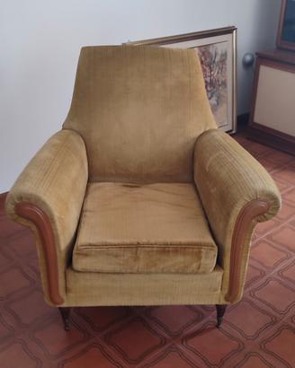 Vintage: poltrone e divano.