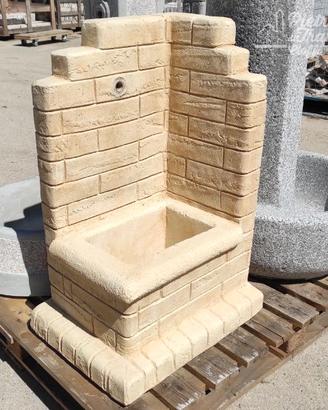 Fontana Angolo Mattone cm. 47x35x70 h.