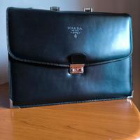 Borsa Prada uomo in pelle nera