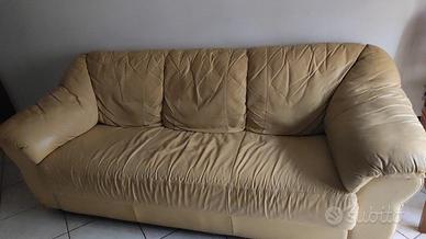 divano in pelle leggi la descrizione 