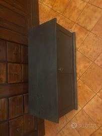 Vari mobili da arredamento