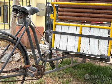 Vecchia bici da trasporto