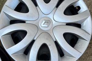 Cerchi completi di borchie Renault clio 2015