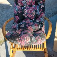 coppia di sedie a dondolo in bambù..con cuscino f)